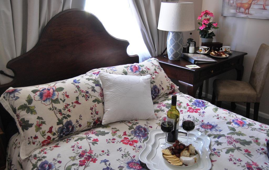 Cutmore Cottages - Meurants Manor Stanhope Gardens Номер фото
