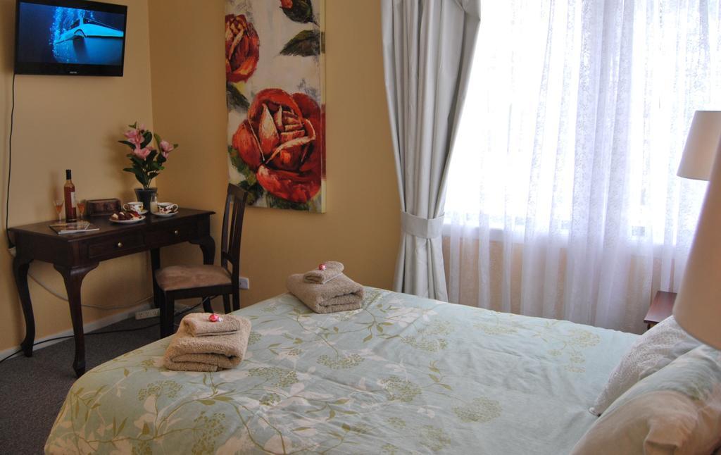 Cutmore Cottages - Meurants Manor Stanhope Gardens Номер фото