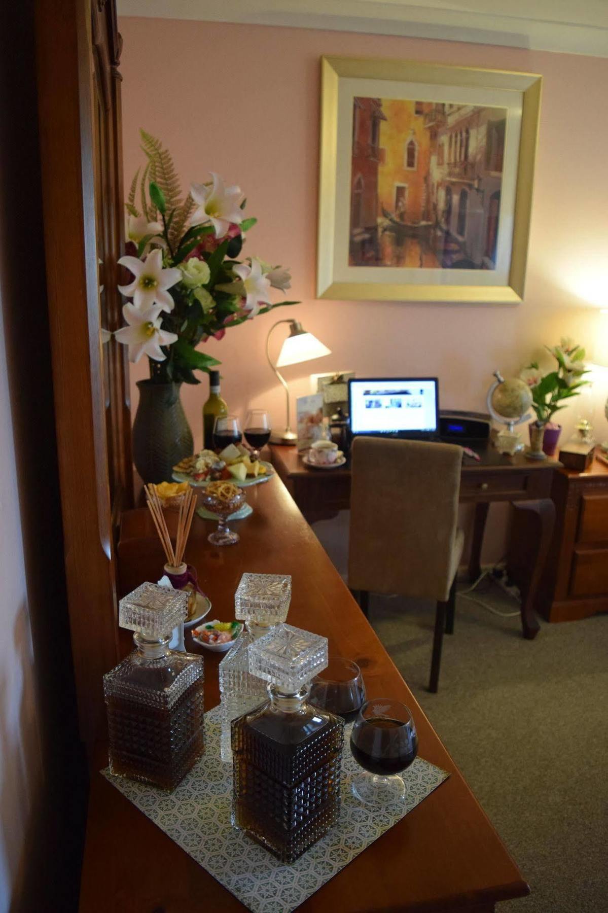Cutmore Cottages - Meurants Manor Stanhope Gardens Екстер'єр фото